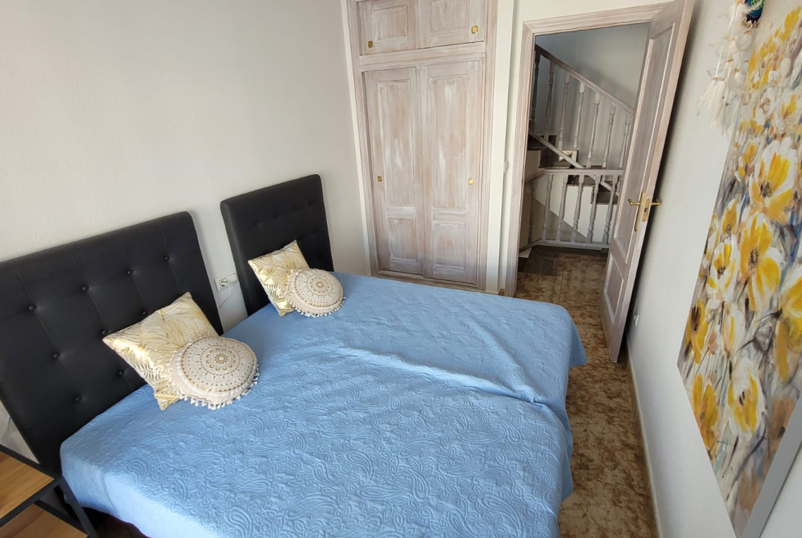 21 Hiszpania, Duplex na zamkniętym osiedlu z basenem