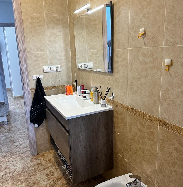 28 Hiszpania, Duplex na zamkniętym osiedlu z basenem