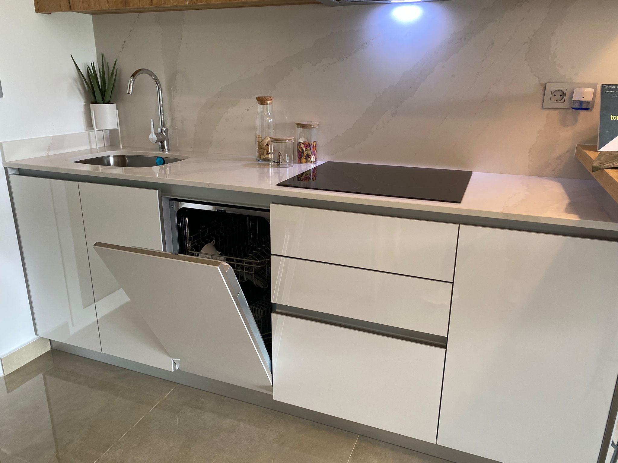 2 Nowy wakacyjny kompleks w Hiszpanii