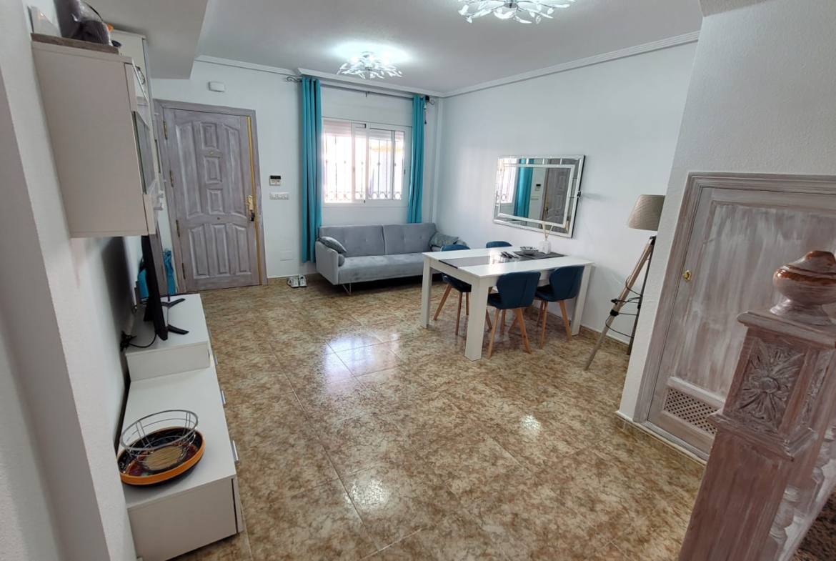 8 Hiszpania, Duplex na zamkniętym osiedlu z basenem