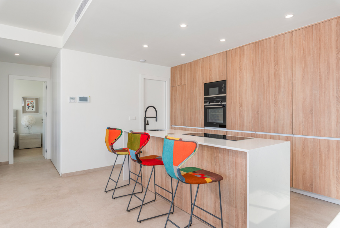 4 Nowa willa z basenem nad morzem w Hiszpanii