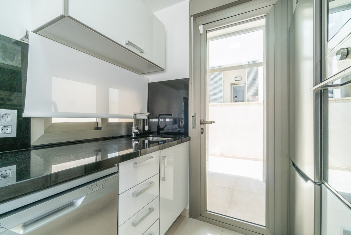 18 Nowoczesna willa z basenem w El Galan