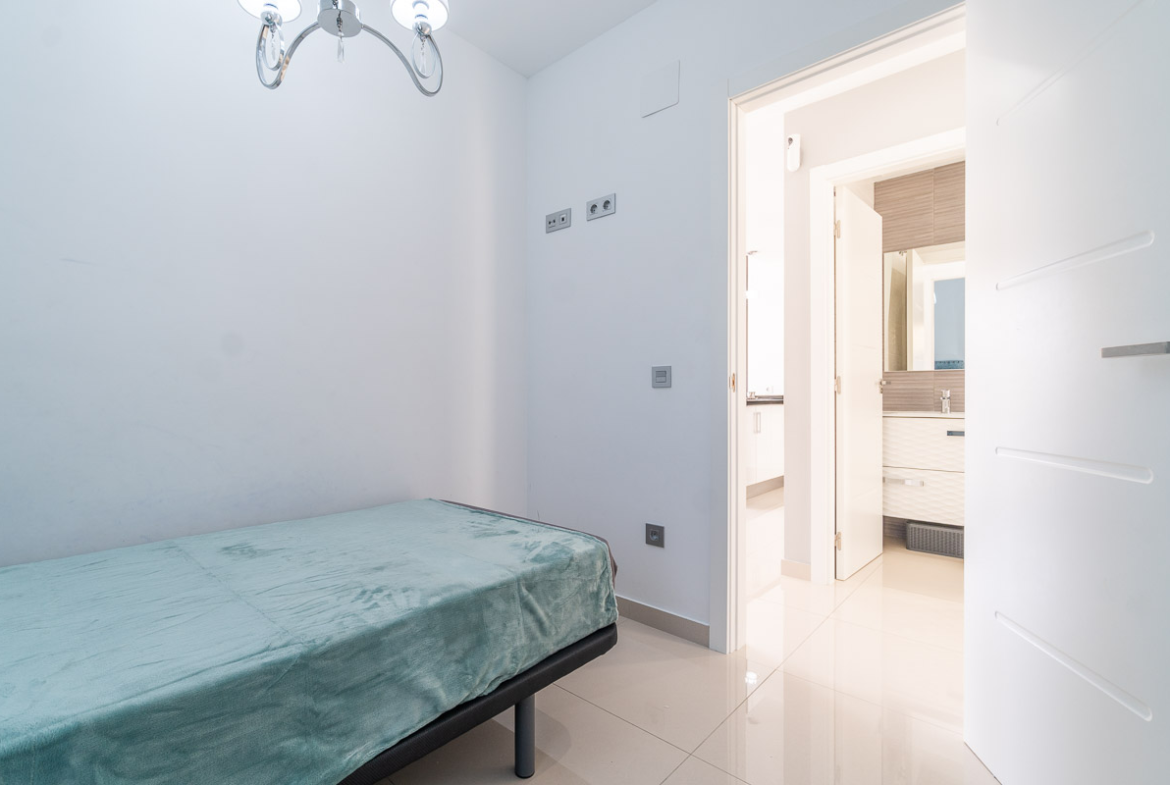 29 Nowoczesna willa z basenem w El Galan