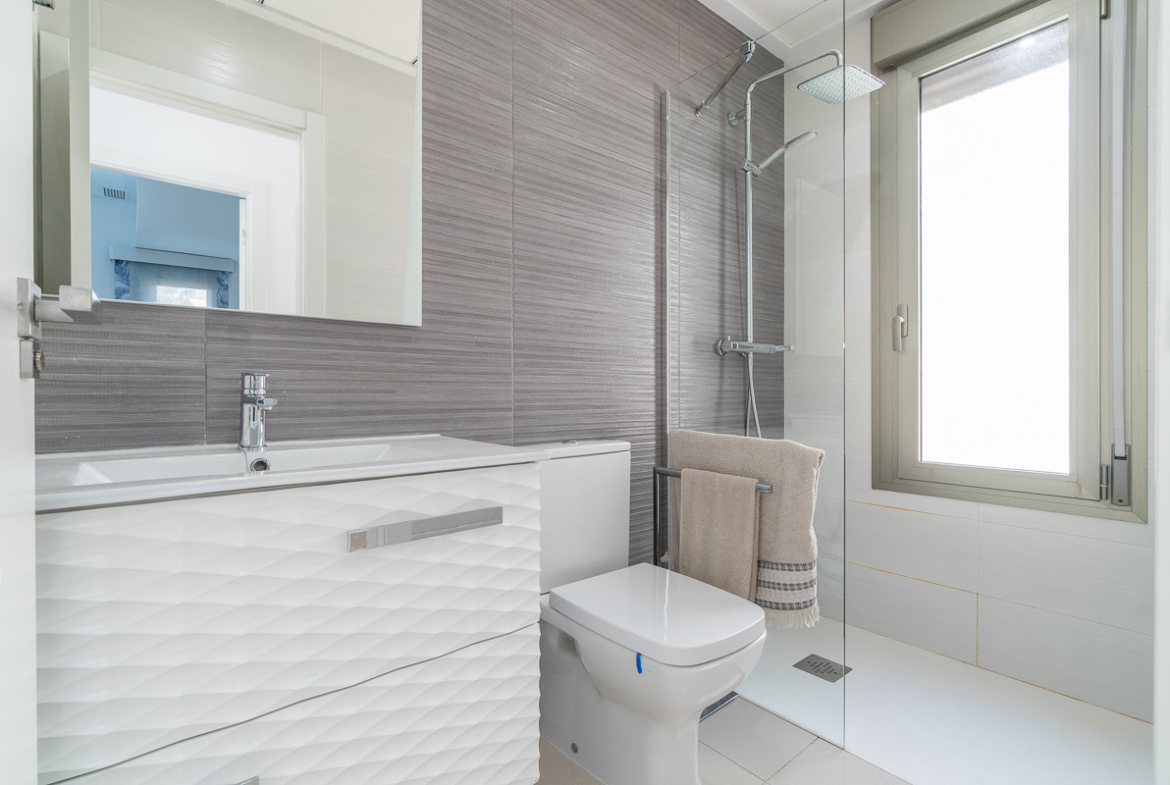 30 Nowoczesna willa z basenem w El Galan