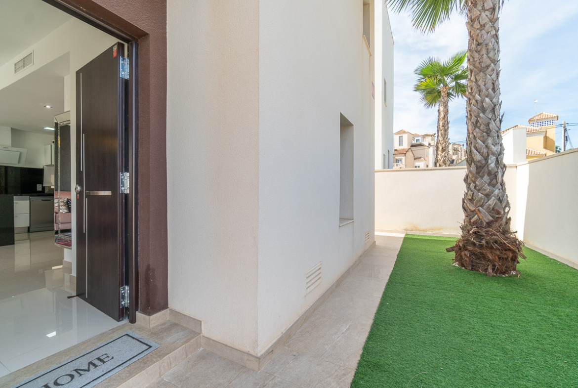 5 Nowoczesna willa z basenem w El Galan