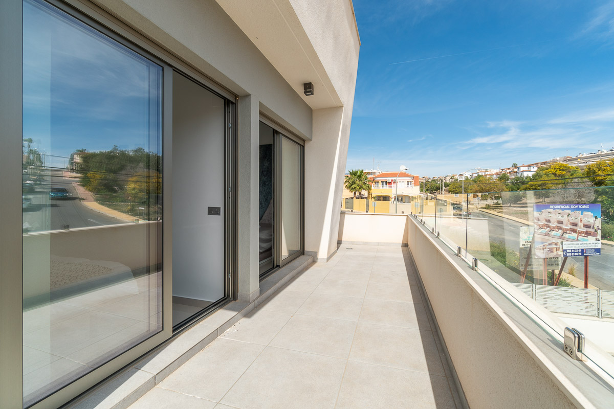 6 Nowoczesna willa z basenem w El Galan