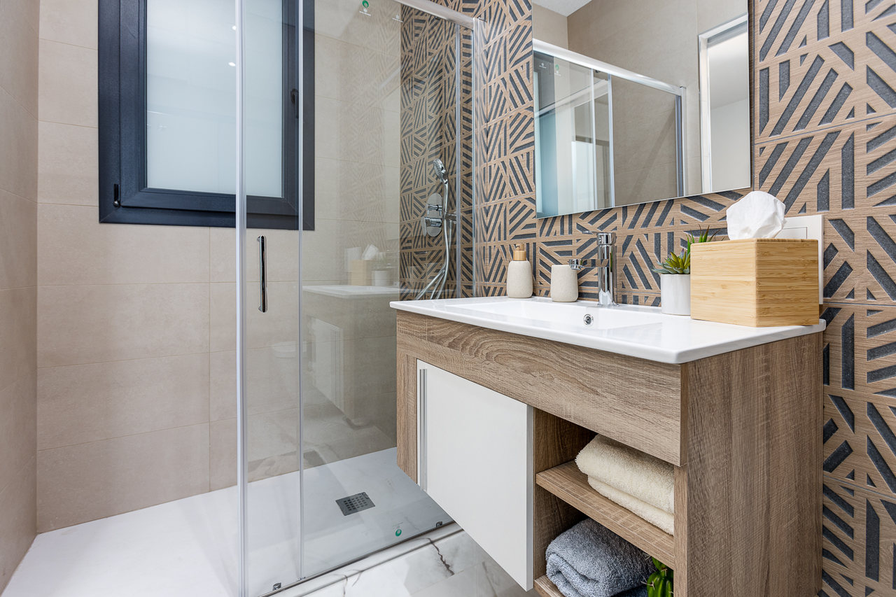 8 Nowe apartamenty w Los Altos!