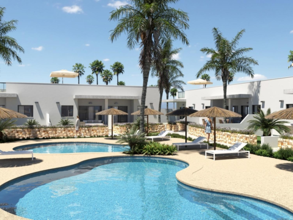 dom na kameralnym osiedlu z basenem