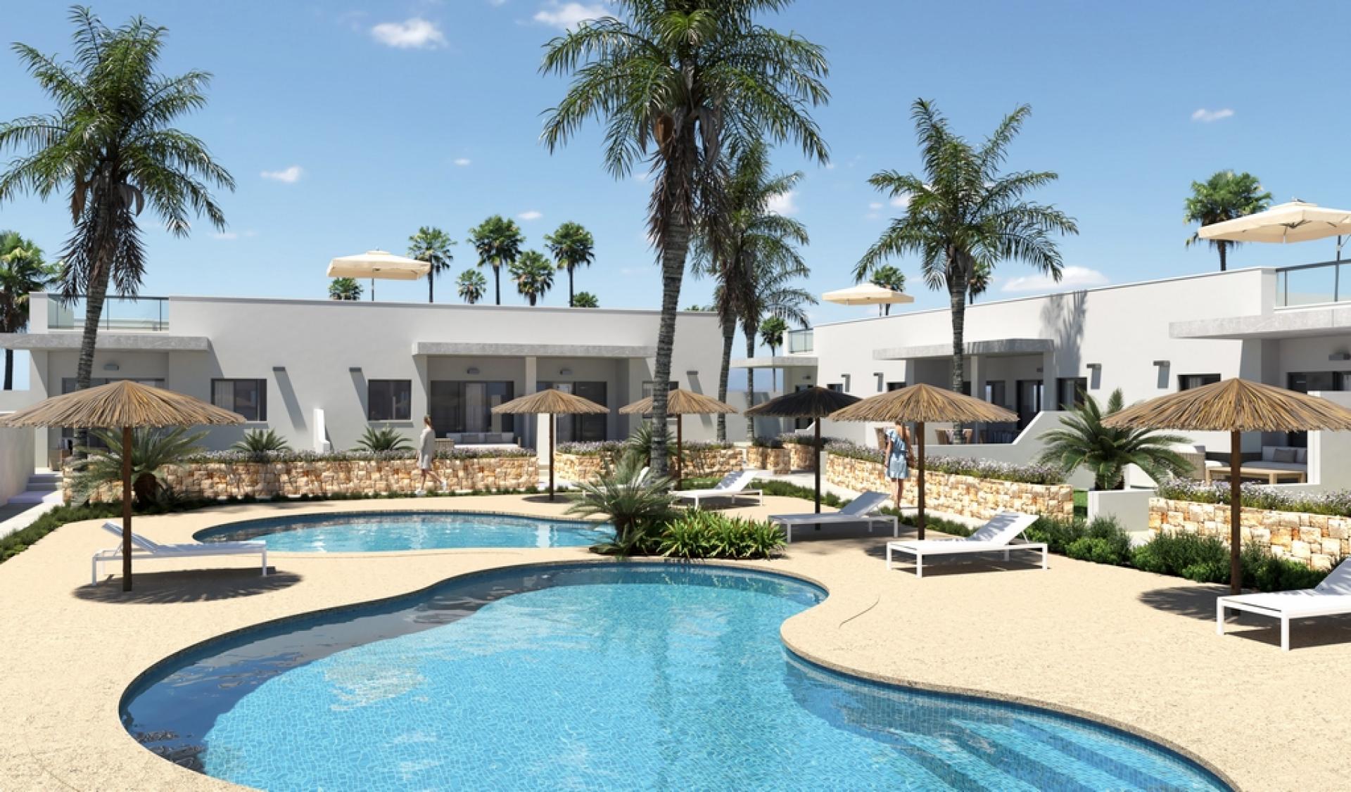 dom na kameralnym osiedlu z basenem