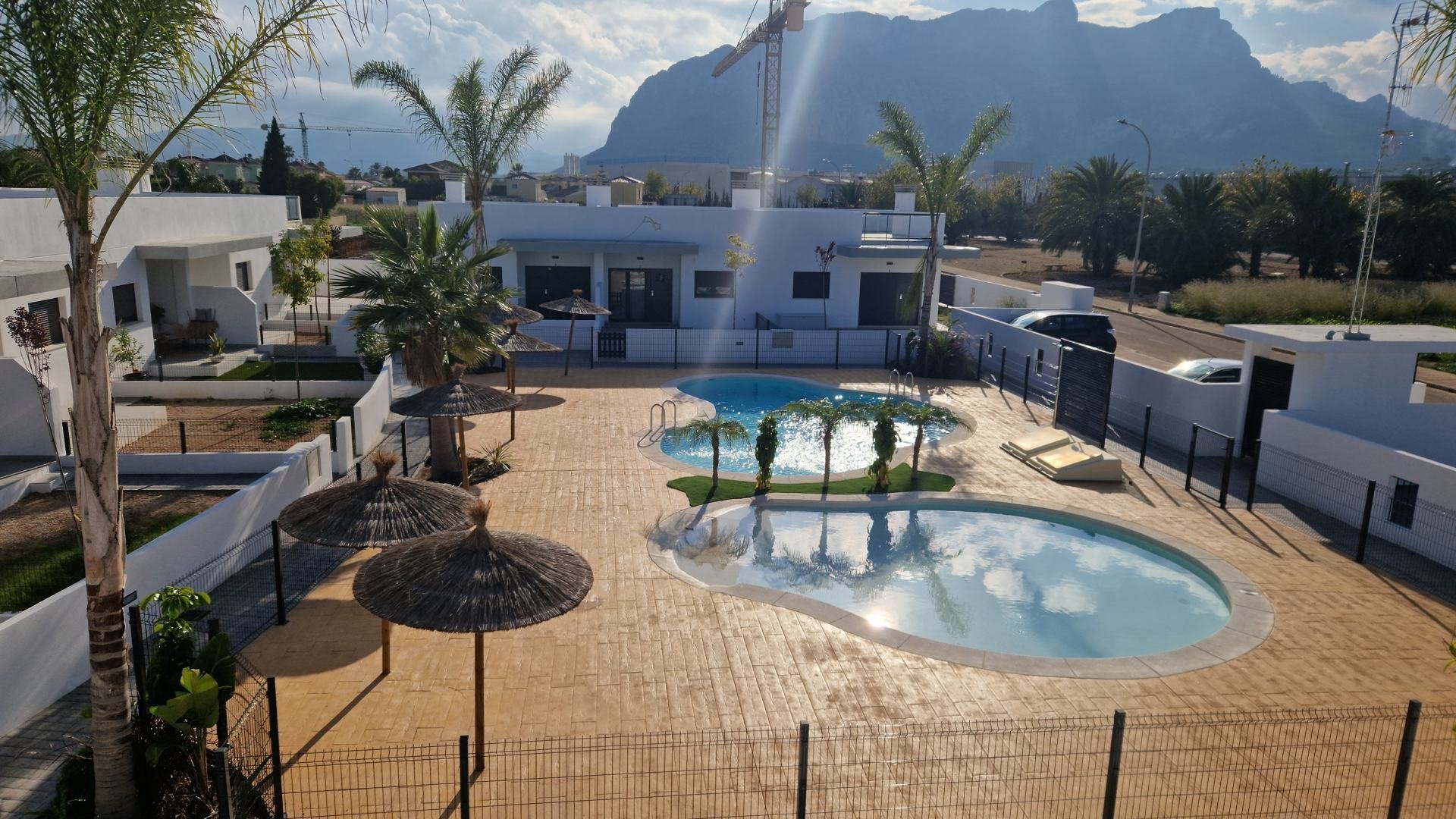 nieruchomosci w Hiszpanii, Polacy w Hiszpanii