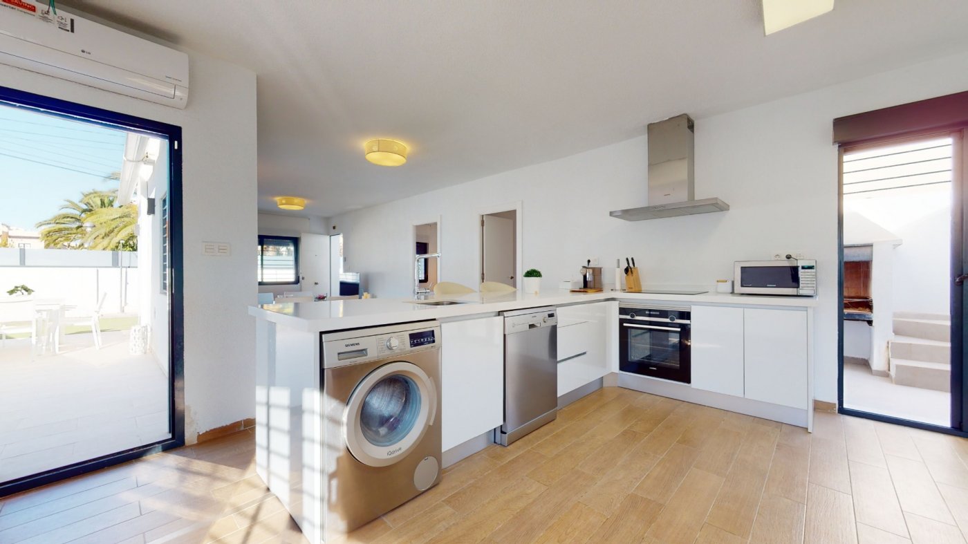 13 Dom z prywatnym basenem w Torre de la Horadada