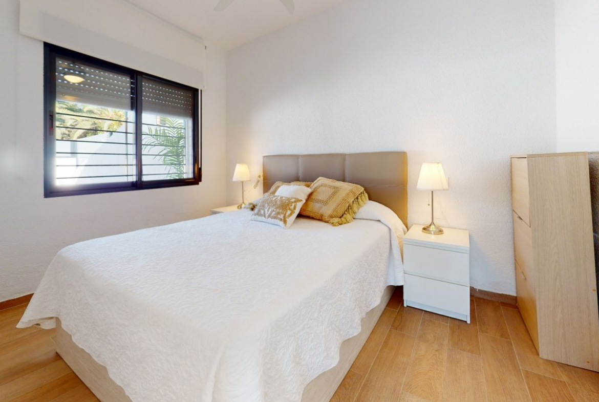 16 Dom z prywatnym basenem w Torre de la Horadada