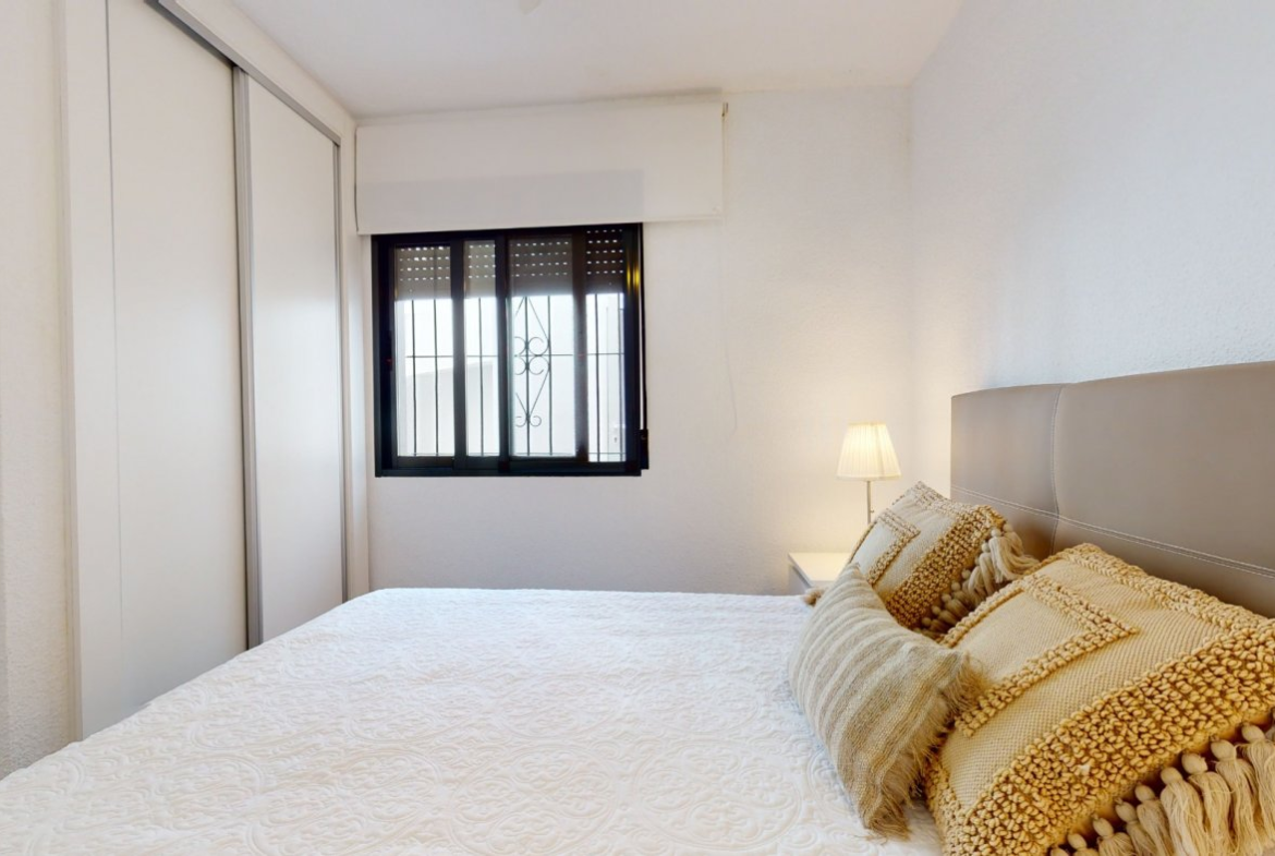 19 Dom z prywatnym basenem w Torre de la Horadada