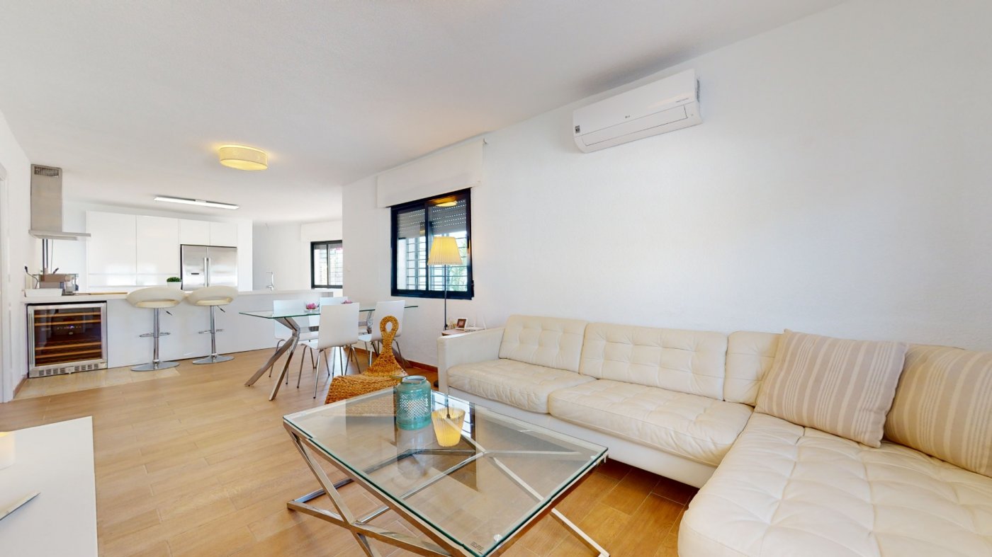 8 Dom z prywatnym basenem w Torre de la Horadada