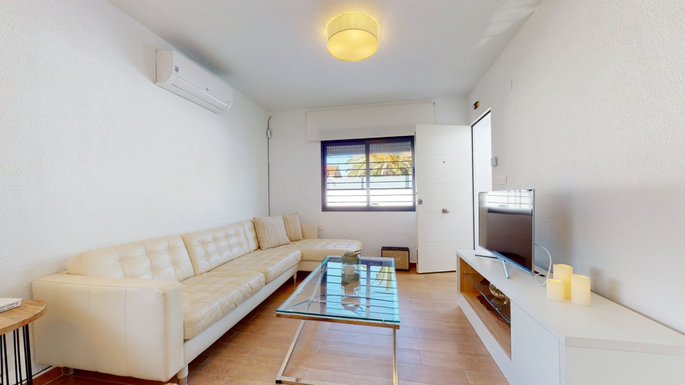 9 Dom z prywatnym basenem w Torre de la Horadada