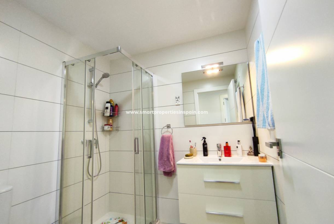 Nieruchomosci w Hiszpanii - prysznic 2