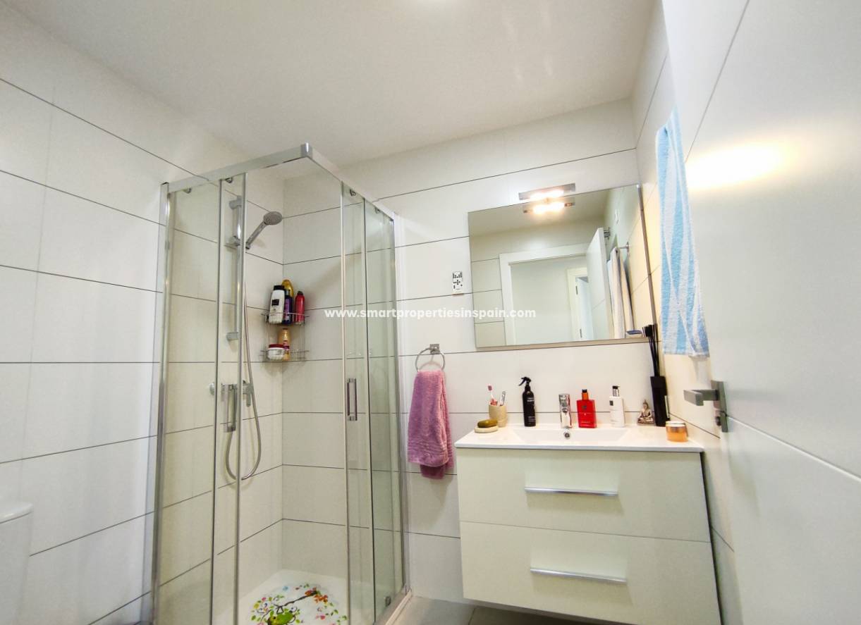 Nieruchomosci w Hiszpanii - prysznic 2