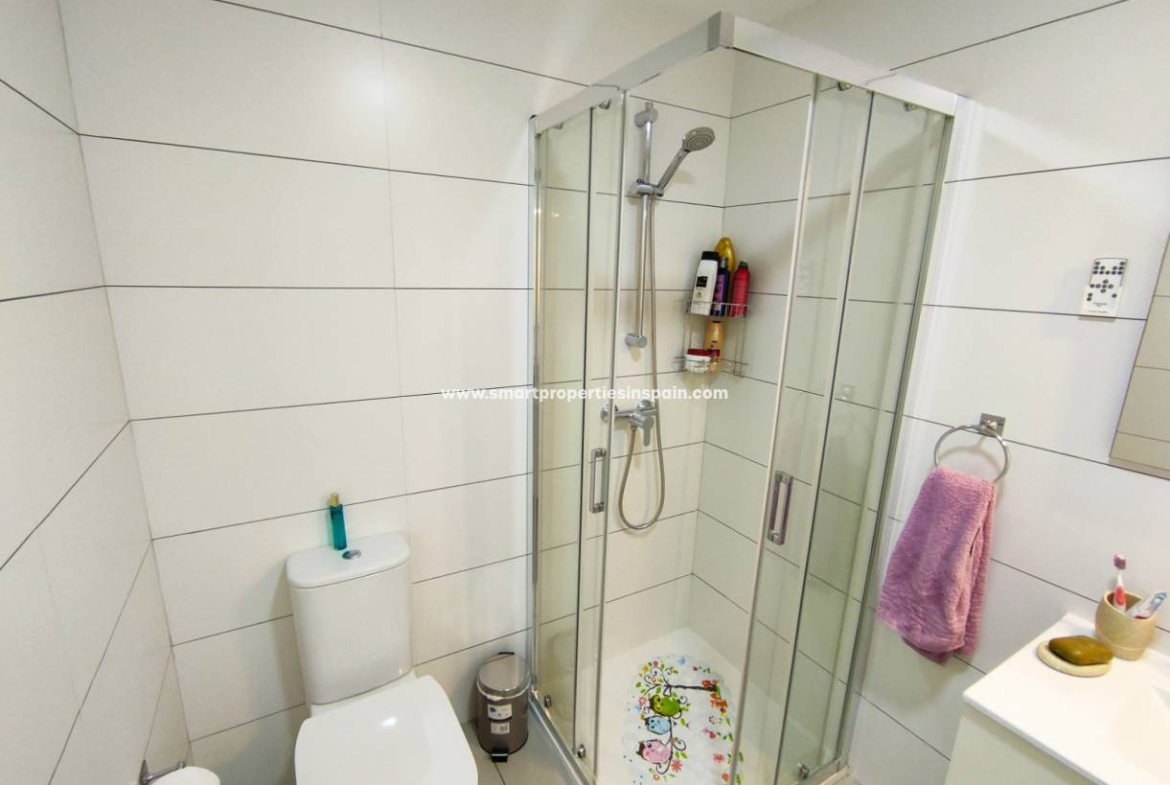 Nieruchomosci w Hiszpanii - prysznic