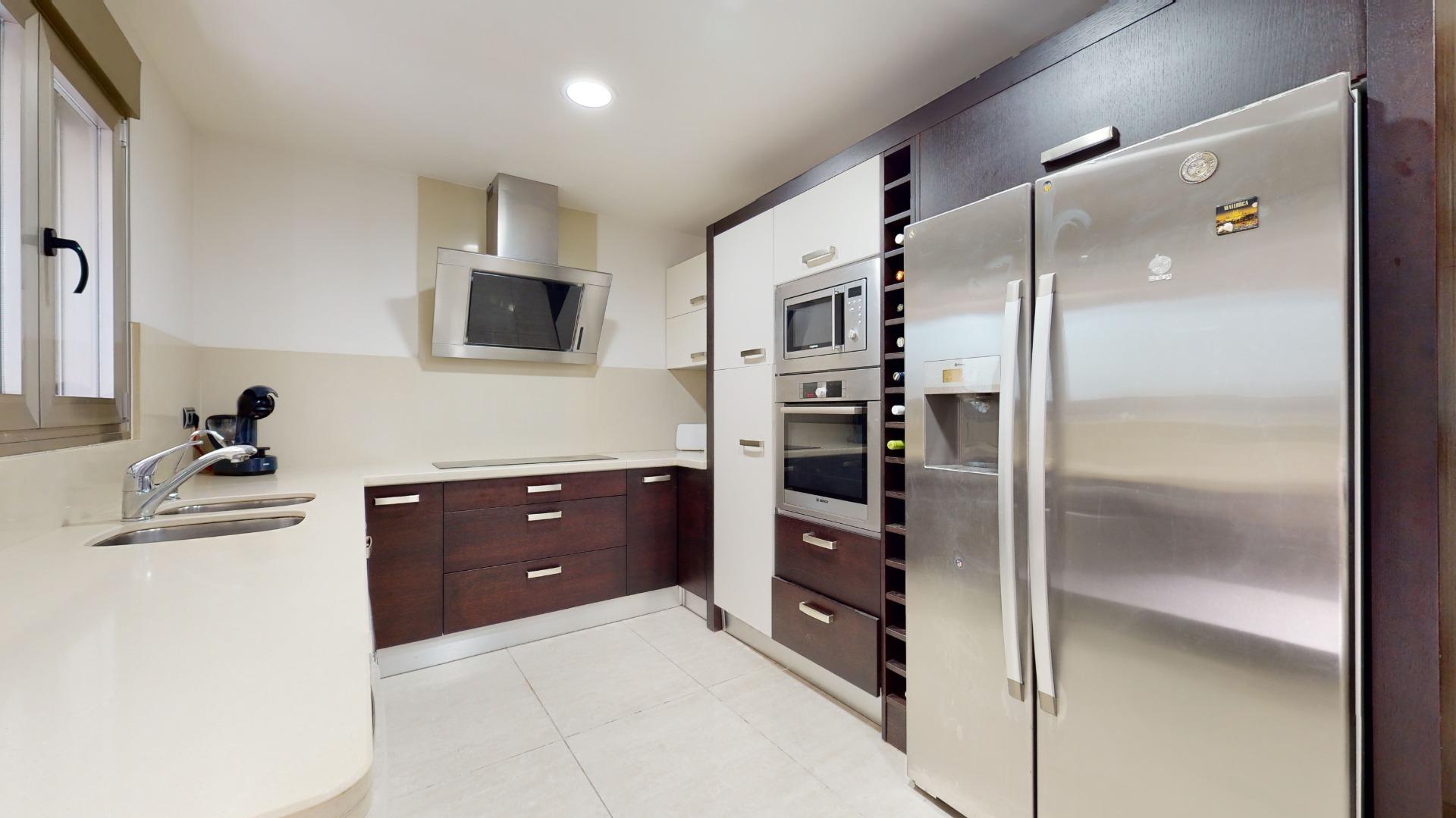 Nowoczesny dom w Hiszpanii, Kuchnia_8