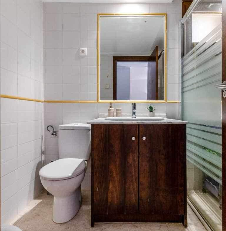 Apartament w Hiszpani, bathroom